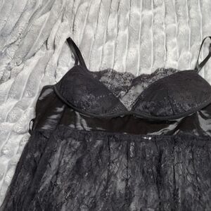 Chic Black Lace Chemise